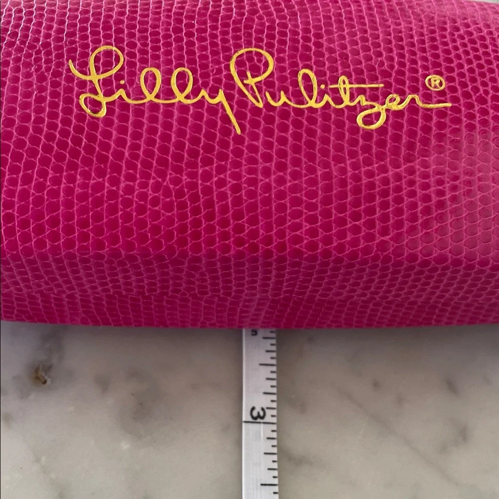 LILLY PULITZER Fuchsia Embossed Hard Eyeglass Clamshell Case